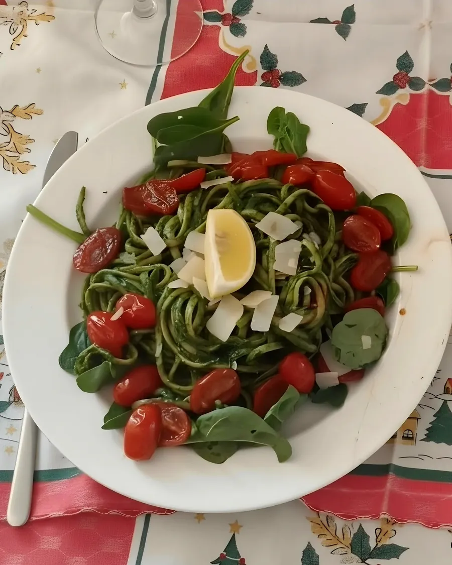 Recette du menu HelloFresh réalisée à la maison : pâtes au pesto, tomates cerises rôties et copeaux de parmesan